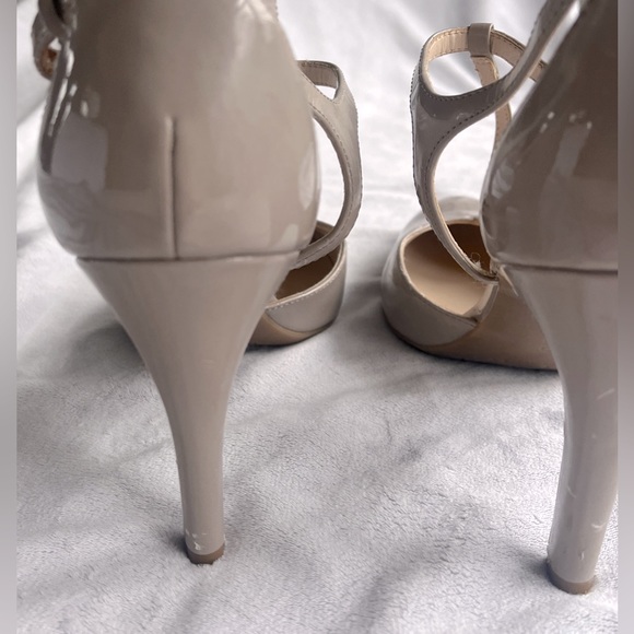 Franco Sarto women’s nude coloured pumps. Size 9.5 - Picture 5 of 8